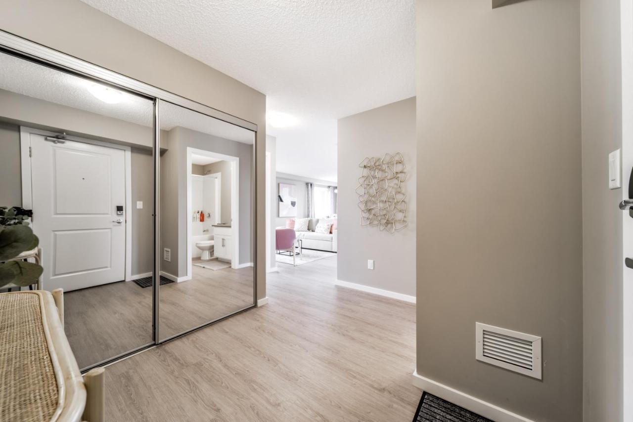 Peaceful Oasis Condo, Ac, Top Floor, Secure Ug Parking, Balcony, King Bed! Edmonton Exterior photo