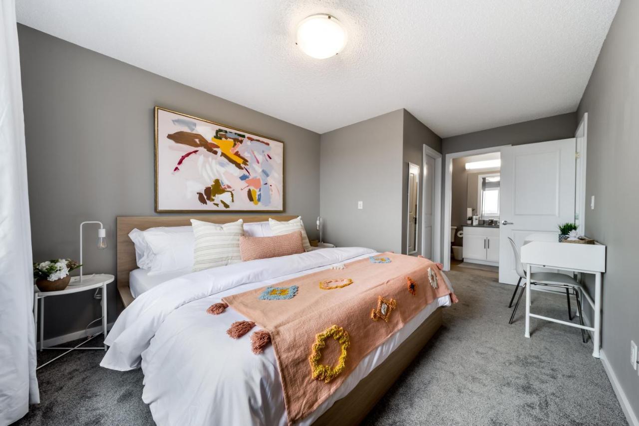 Peaceful Oasis Condo, Ac, Top Floor, Secure Ug Parking, Balcony, King Bed! Edmonton Exterior photo